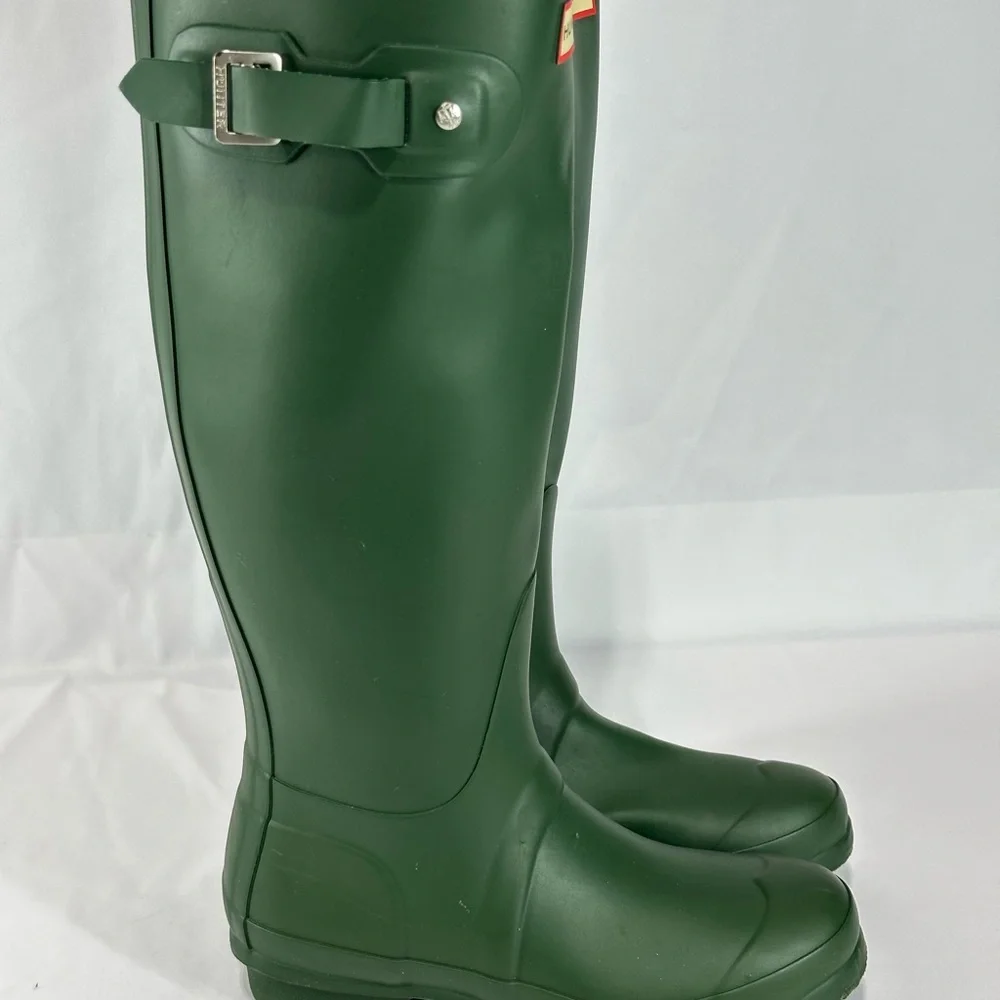 #188 Hunter Women's Original Tall Rain Boots - Green US 5 EUR 36